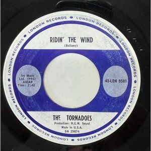 The Tornadoes Ridin' the Wind / Breeze and I 45 Record Surf Rock London 30002